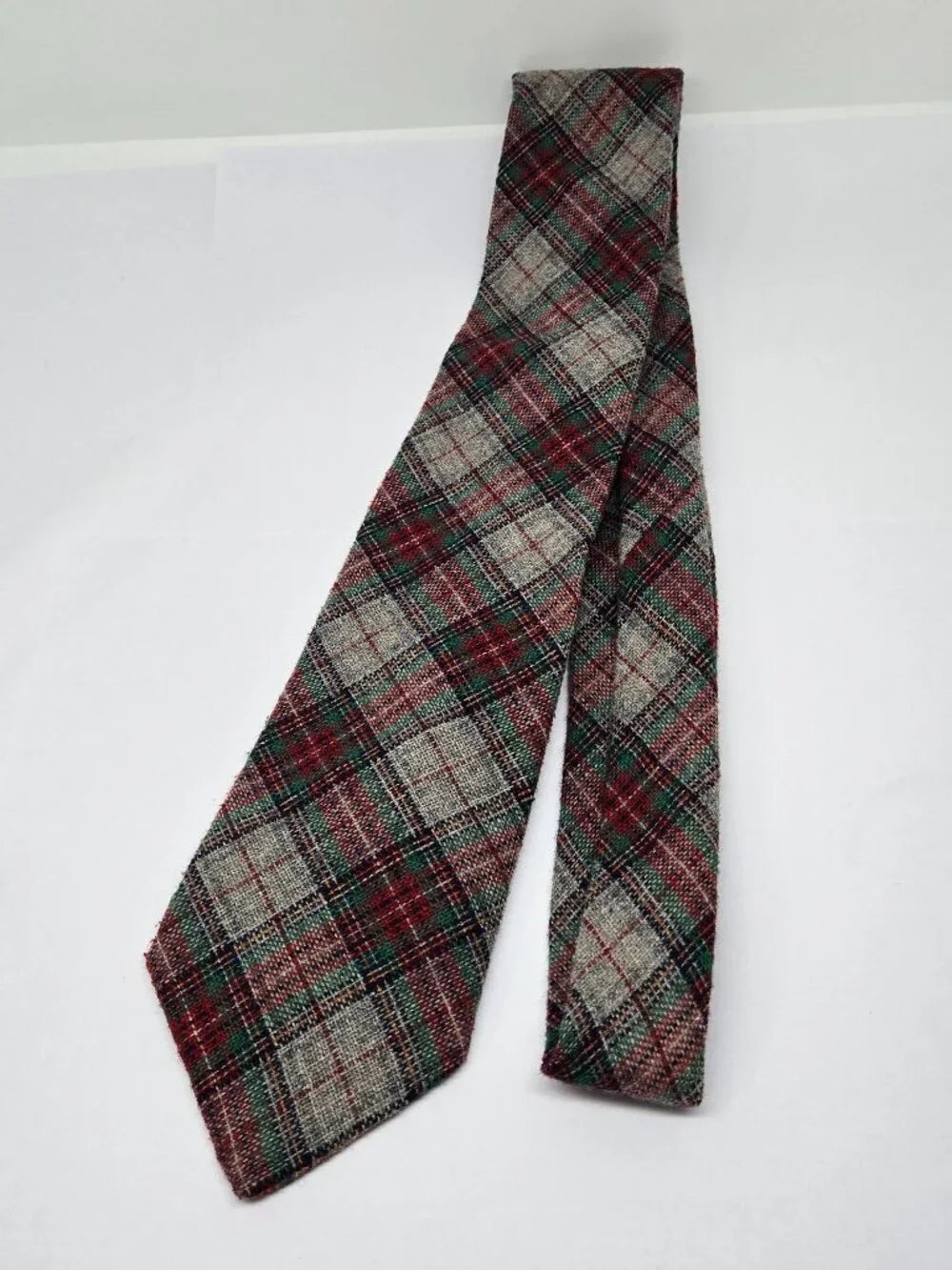 Vintage Act 5 Classic Texturized Polyester Plaid Mens Tie, 1960s - 1970s